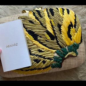 Aranaz Clutch